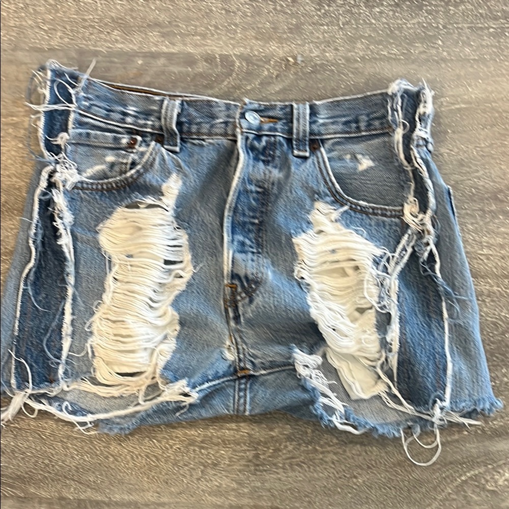 Levi's Light Wash Cutoff Denim Destroyed Shorts Button Fly Size 25/26